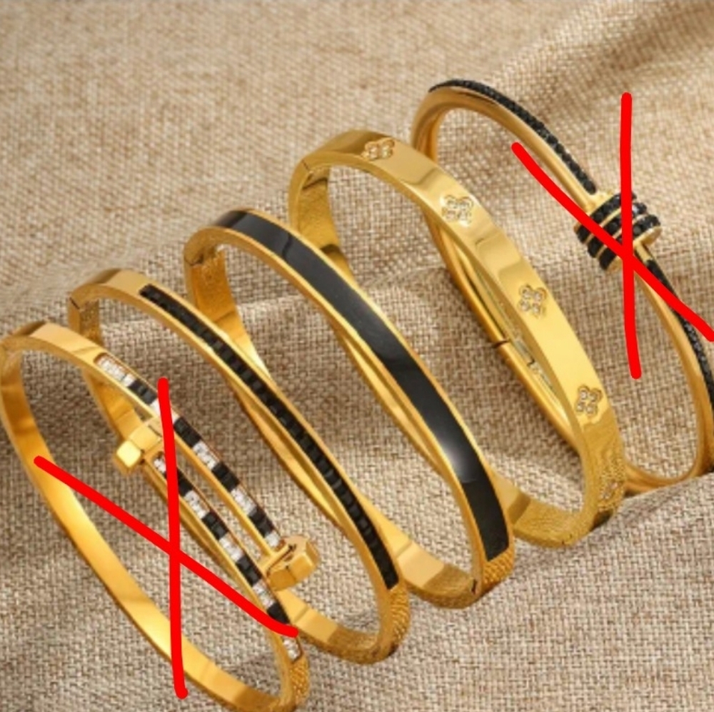 Gold and Black Bangle Set
